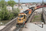 Three BNSF paintscheme in one shot